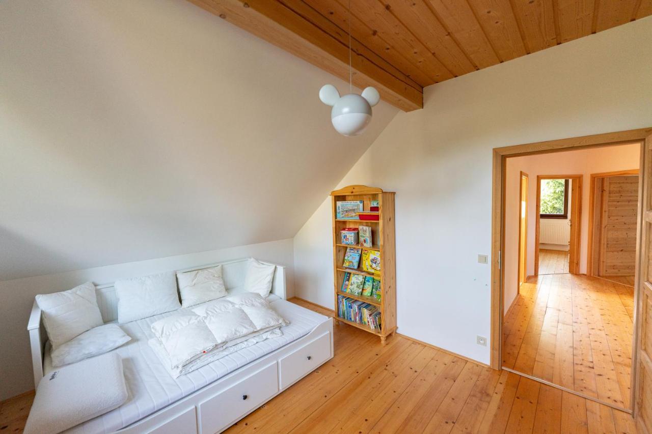 Moderni Sumavska Roubenka S Vyhledem Na Boubin Vila Vimperk Exterior foto
